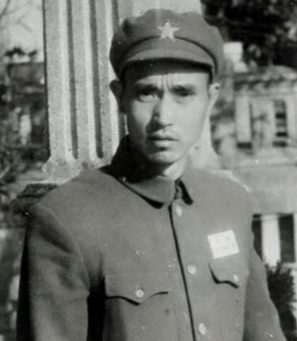 新四軍打日軍和偽軍,偽軍一跑,李先念反而心生顧慮,不好打了 新四軍打日軍和偽軍,偽軍一跑,李先念反而心生顧慮,不好打了