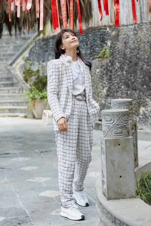 劉濤凹“女強人”人設上癮了，穿斑馬裙配大背頭氣場全開，真颯