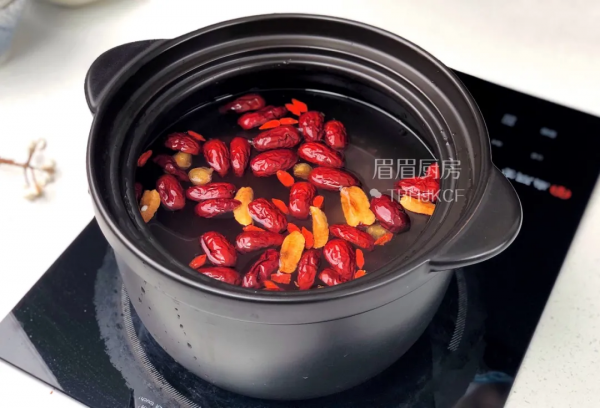 這一碗頂十碗補藥，常喝滋補養生又養顏！快收藏