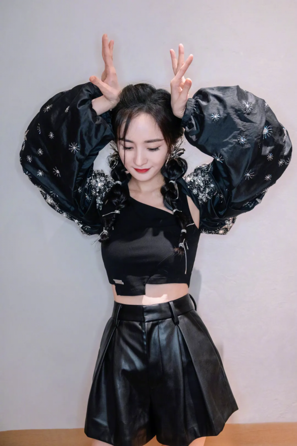 好少女！楊冪的新發型也太適合春日踏青了吧