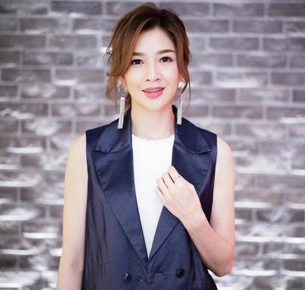 終於破案！TVB女星承認頒獎典禮大喊爸爸，不畏雪藏高情商回應