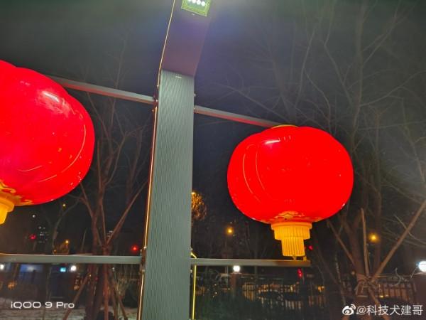 夜景模式實拍對比：一加10 Pro、iQOO 9 Pro、Find X3 Pro，誰表現最好