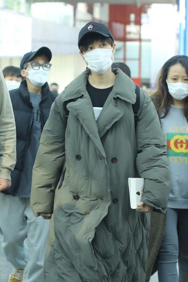 這樣的大衣，也只有李宇春敢穿吧