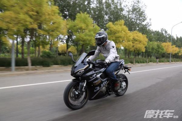 車評：不止顏值取勝！不到2萬元的賽250很能打