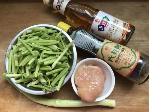 它是秋季公認的減脂菜，別看不起眼，鐵含量極高，脆爽滑嫩不怕胖