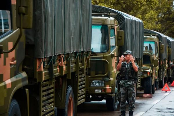 緊急集合,雨中拉動! 緊急集合,雨中拉動!
