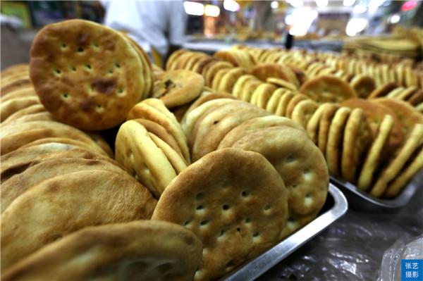 烏魯木齊市饢文化產業園:見識了饢的花式吃法,饢吃一個月不重樣 烏魯木齊市饢文化產業園:見識了饢的花式吃法,饢吃一個月不重樣