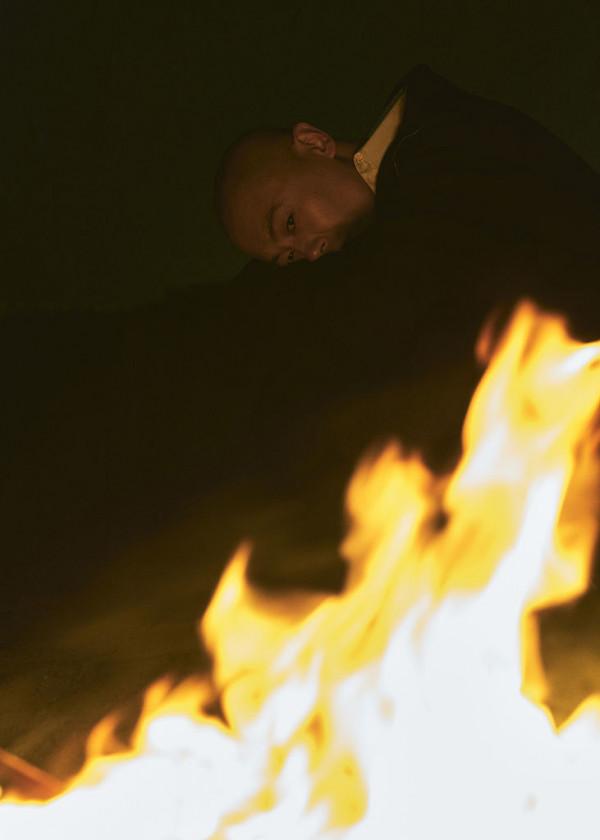 朱亞文亮相《長津湖之水門橋》釋出會 剃光頭展型男氣質