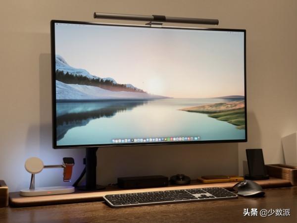 來分享 5 位作者好看又高效的桌面佈置