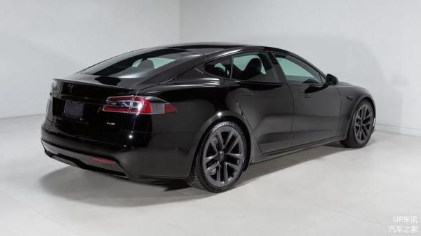 設計感滿分！新款特斯拉Model S實車，方向盤設計成為最大亮點