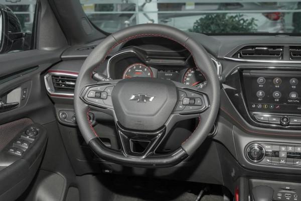 百公里綜合油耗5&period;9L，價格實惠配置豐富，試駕雪佛蘭創界