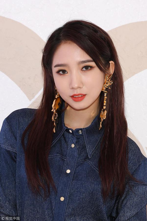 孟美岐高畫質美照：知三當三，風吹馬桶蓋醜人多作怪