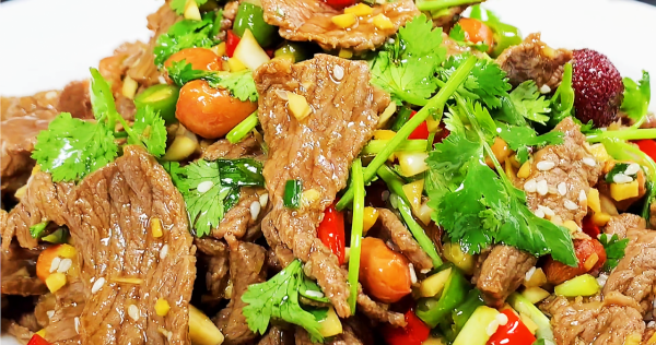 傳統年夜飯12道菜譜，4涼8熱有講究，4葷4素寓意要知道，過年必備