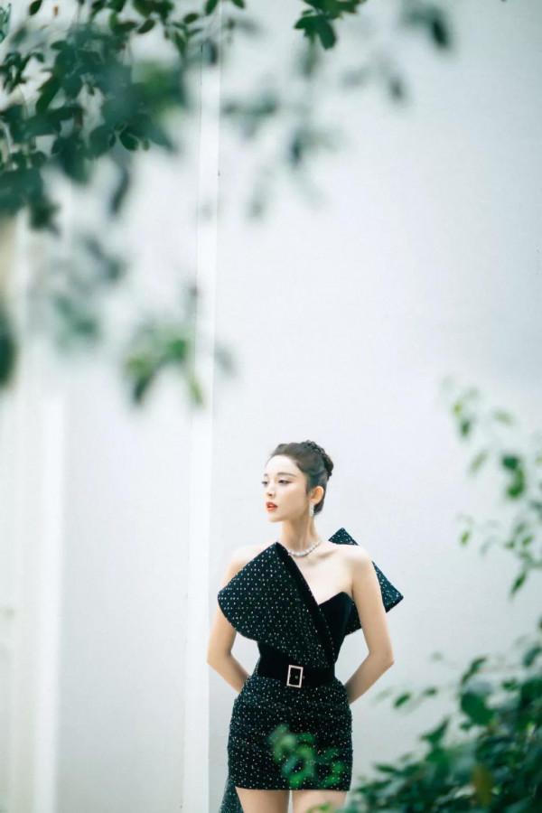 桌布美圖：古力娜扎