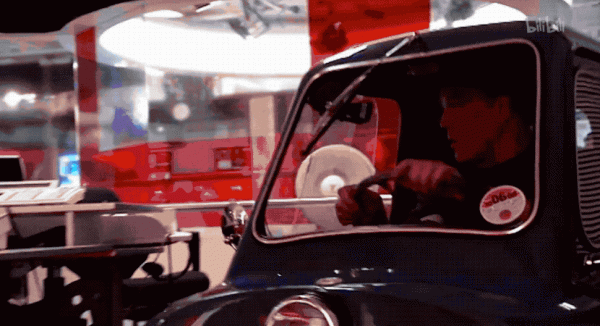 全球最小的量產車，單手就能拎起來？