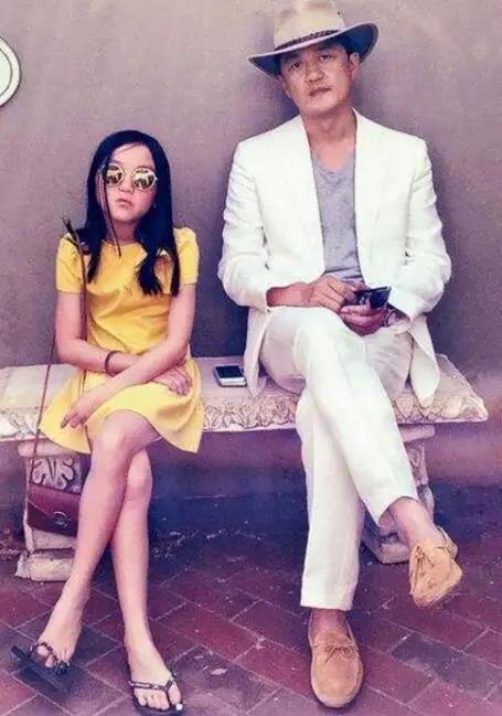 李亞鵬的女兒也長大了，真是女大18變，越長越好看