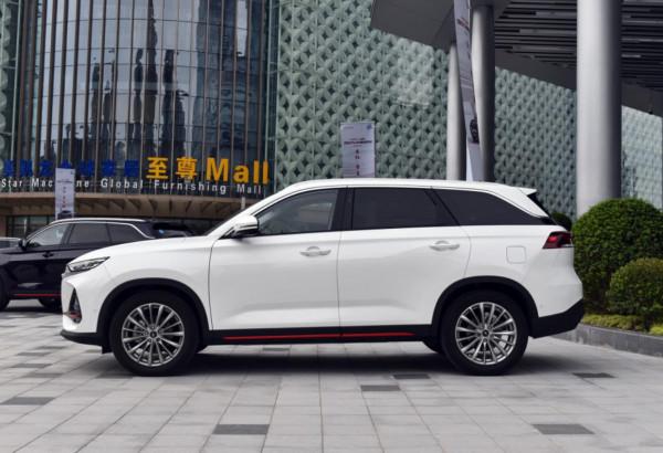 1.5T藍鯨動力，乘坐寬敞舒適，長安歐尚X7 PLUS哪款值得選？