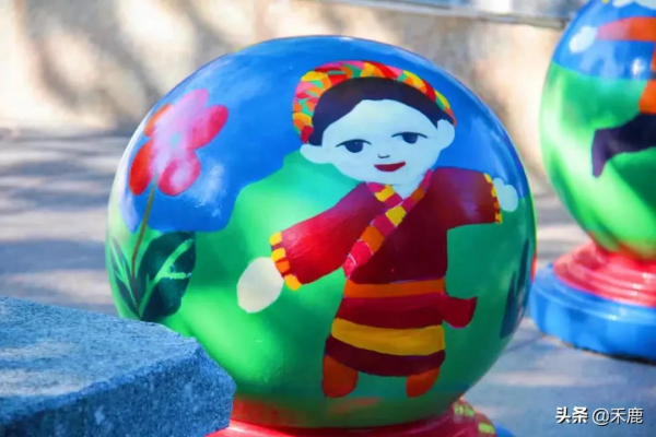 感受樂都這個民族團結主題公園的詩意 感受樂都這個民族團結主題公園的詩意