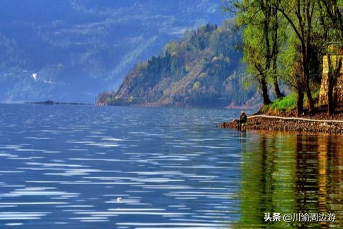 四川有個低調的湖，景色媲美瀘沽湖，人少景美沒有門票