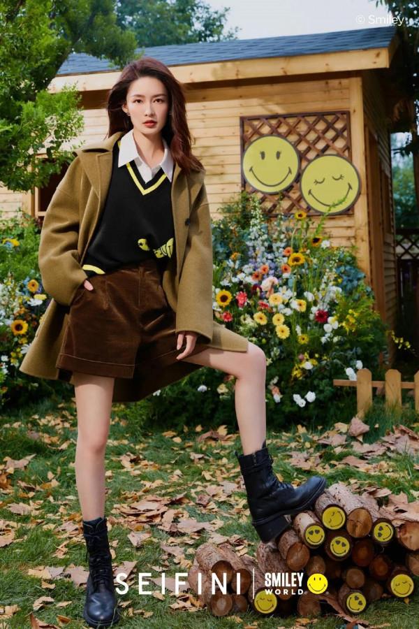 精美圖集｜李沁五官精緻，氣質優雅