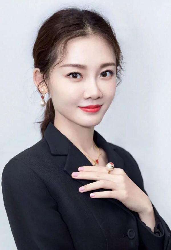 小獵豹鄭凱撿到寶了,苗苗氣質出眾 小獵豹鄭凱撿到寶了,苗苗氣質出眾