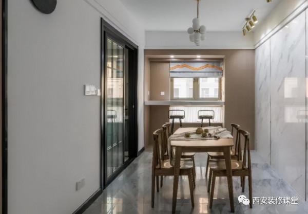 餐廳靠窗戶,當然不能浪費 餐廳靠窗戶,當然不能浪費