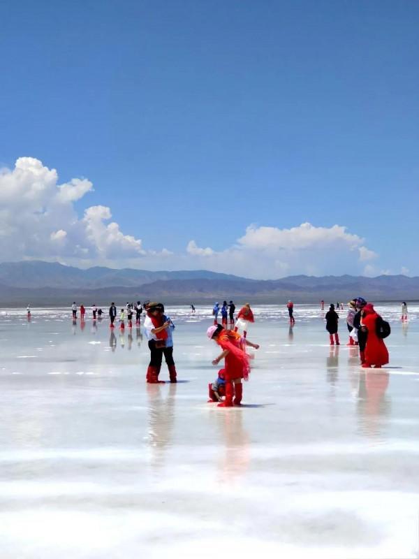 中國的天空之鏡，人一生要去的55個地方之一一茶卡鹽湖