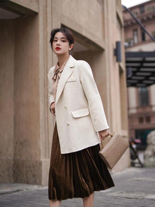 步入冬季別亂買衣服，試試“毛呢外套”，能讓你輕鬆穿出好氣質