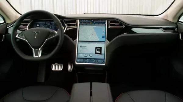 華為這波真就給手機裝了4個輪子？