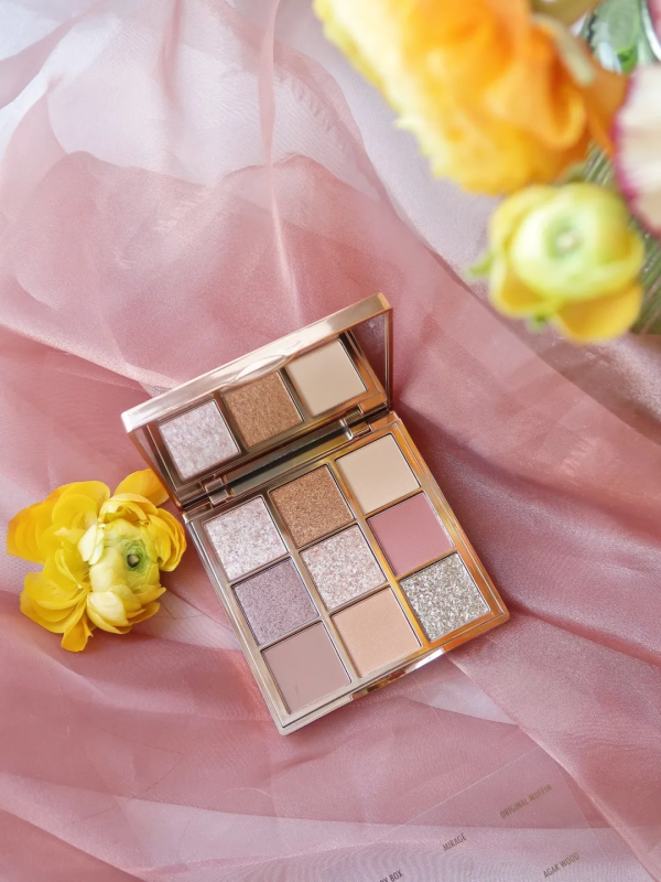 楊冪新造型好美，不愧是過年穿搭天花板