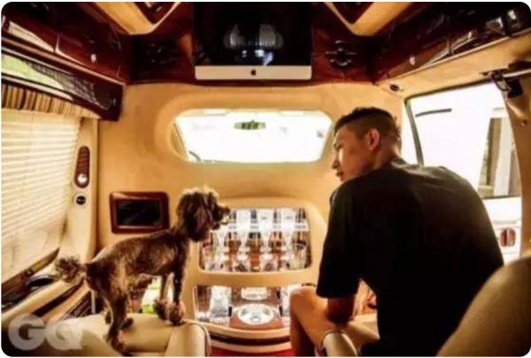 初代直播網紅天佑的幻滅史:從一夜走紅到消失,他經歷了什麼? 初代直播網紅天佑的幻滅史:從一夜走紅到消失,他經歷了什麼?