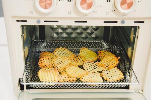 家庭廚房必備平價好物——七彩叮噹空氣炸鍋電烤箱一體機