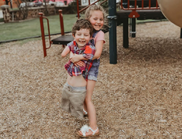 B超嬰兒無四肢,18歲媽媽拒絕墮胎,冒險生子,把孩子養成男子漢 B超嬰兒無四肢,18歲媽媽拒絕墮胎,冒險生子,把孩子養成男子漢