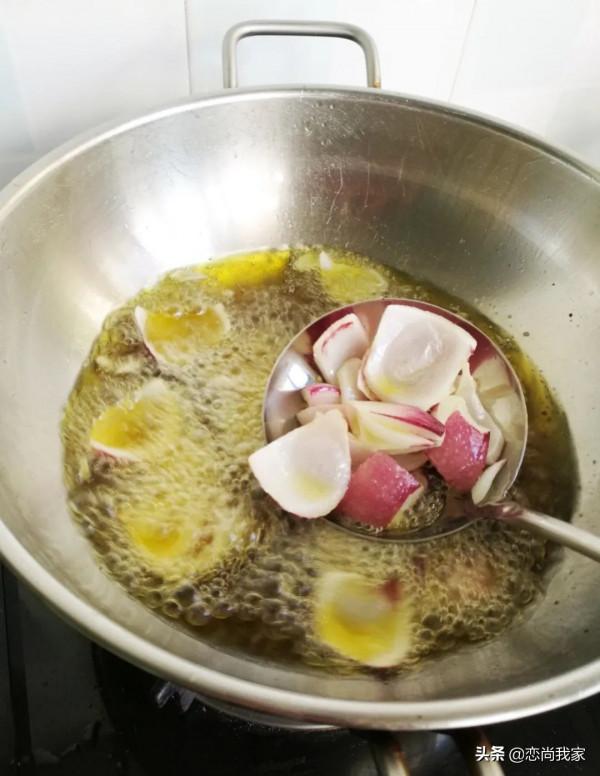 俗話說:秋吃果,冬吃根,冬天這10個與根有關的家常菜分享給你 俗話說:秋吃果,冬吃根,冬天這10個與根有關的家常菜分享給你