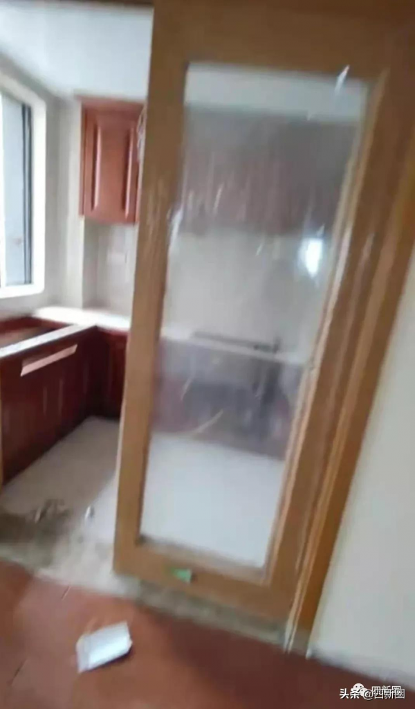 辣眼睛！四新國博新城·華江府裝修貨不對板