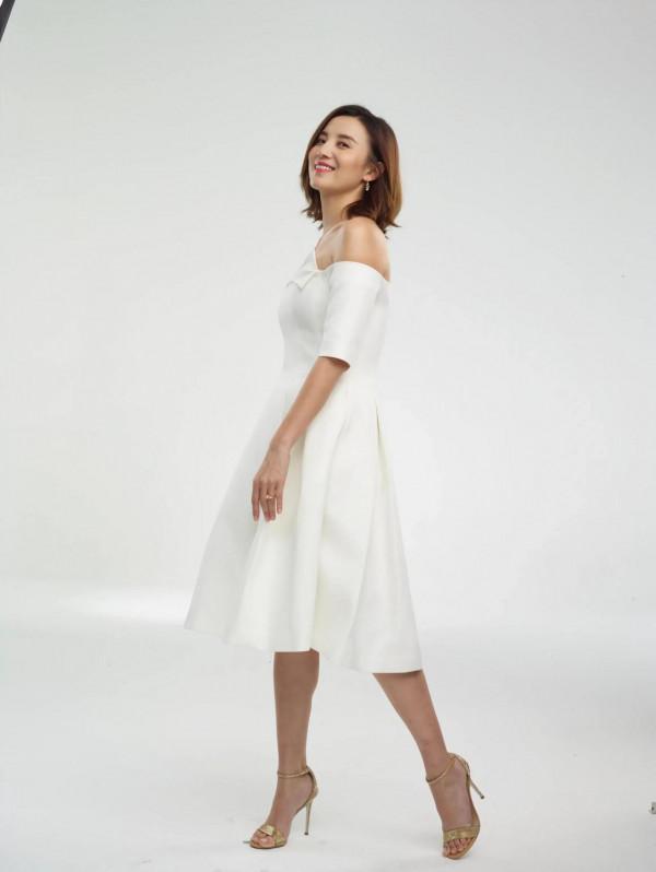 宋佳無美顏生圖，未修超清生圖，白色連衣裙美照