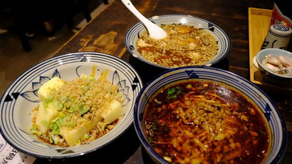 拜水都江堰—淋了兩小時的雨，80塊錢看了個寂寞