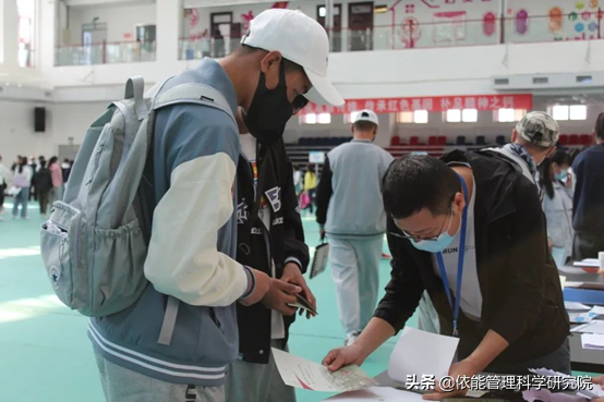 智慧與溫情並存,青海這所高校的迎新值得點贊 智慧與溫情並存,青海這所高校的迎新值得點贊