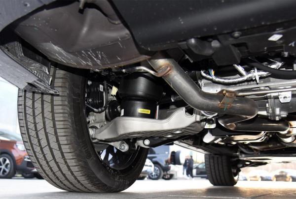 22款路虎攬勝運動版配置解讀，全地形豪華SUV，實力表現如何