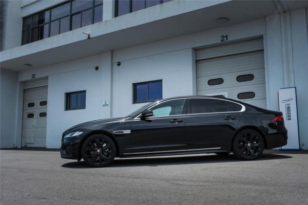 捷豹XFL:西裝下,隱藏的多面性格 捷豹XFL:西裝下,隱藏的多面性格