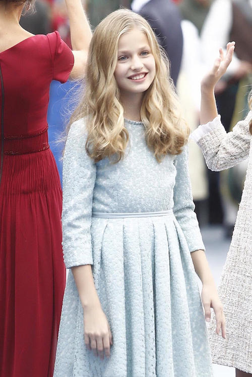 英國王室小精靈,王女夏洛特公主,還能成為第二個英國女王嗎? 英國王室小精靈,王女夏洛特公主,還能成為第二個英國女王嗎?