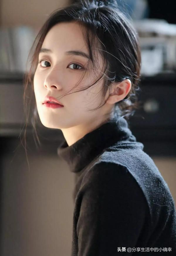 美人吟續詩之三十五：寄花間