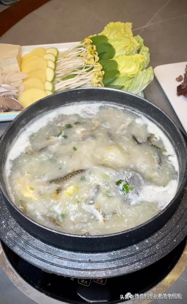 來自汪清百草溝。花泥鰍、川丁子,長白山小魚湯,已16年 來自汪清百草溝。花泥鰍、川丁子,長白山小魚湯,已16年