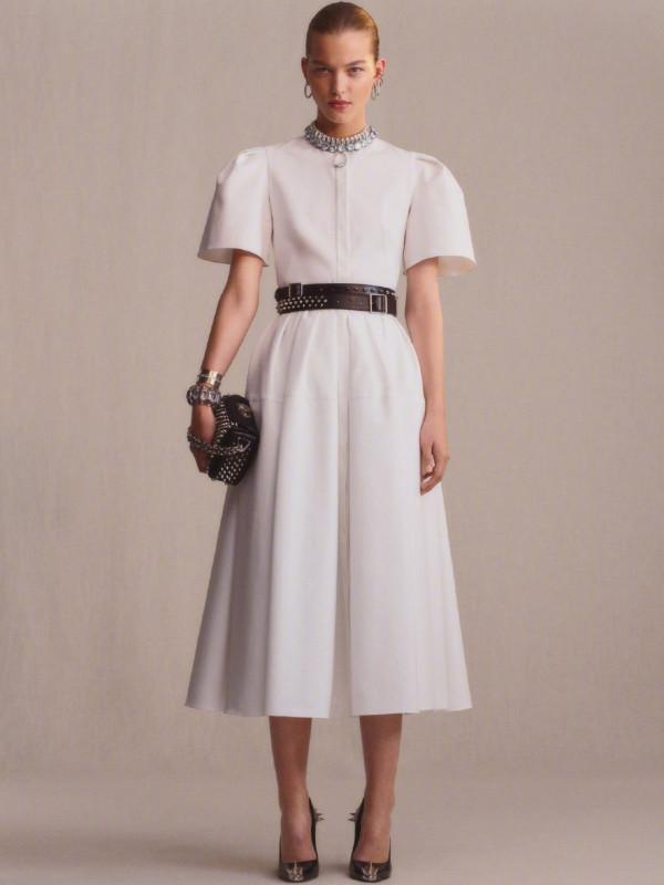 古力娜扎撞衫姚晨，同款白色長裙，風格差距這麼大？