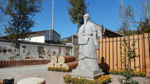 在傳統文化的河流中，泅渡，遊憩，俯仰，沉醉，吟詠，創造出輝煌