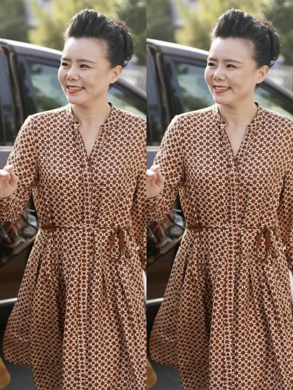 龔琳娜真有藝術家的範兒，穿著優雅好溫柔，梳大背頭也挺美的