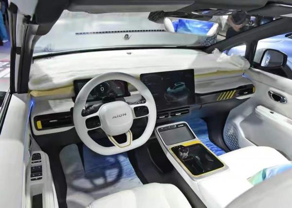 廣汽埃安AION Y推出的“敞篷大床房” 愛琴海風格還挺浪漫