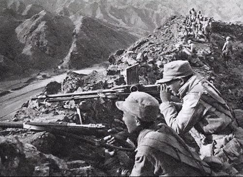 1950年，彭老總前往朝鮮戰場時借了三隻虎，最後他們戰績如何？