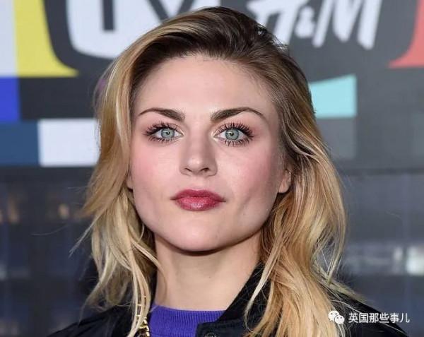 一波贏了基因彩票的星二代，完美的遺傳了父母的美貌