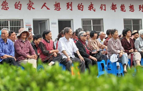 有房子和有積蓄，哪一種晚年過得更踏實？70歲的老人的故事很現實